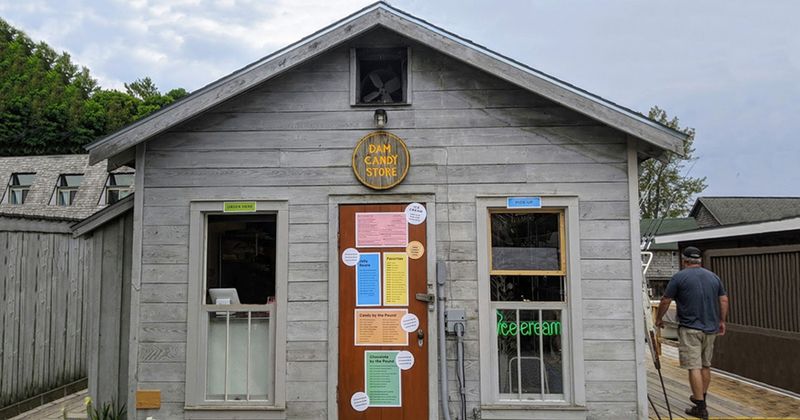 The Dam Candy Store (Leland)