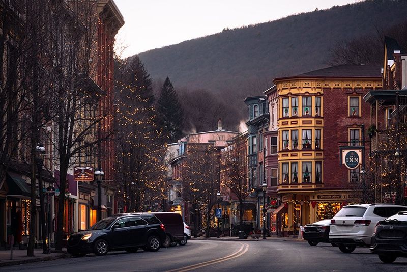 Switzerland of America Setting