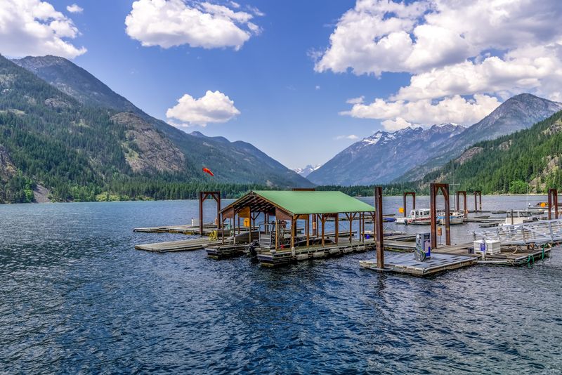 A Waterfront That Stays Calm Even in Summer