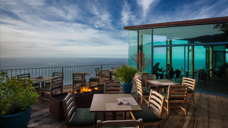 A Setting That Changes With Every Hour of Light