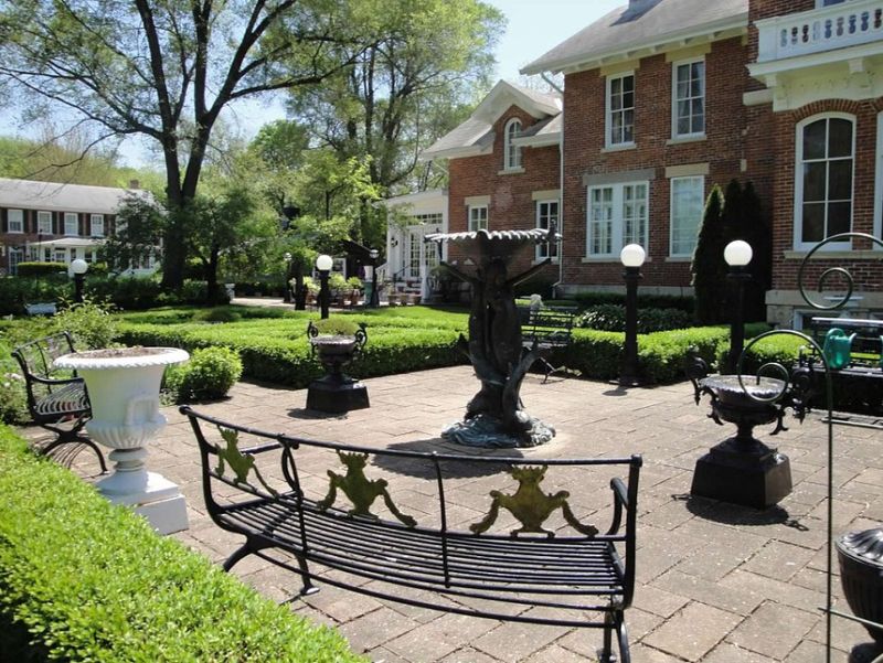 Belvedere Mansion Gardens and River Glimpses