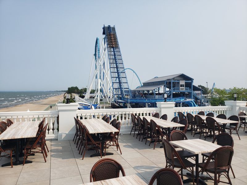 Dining Options for Every Taste and Budget