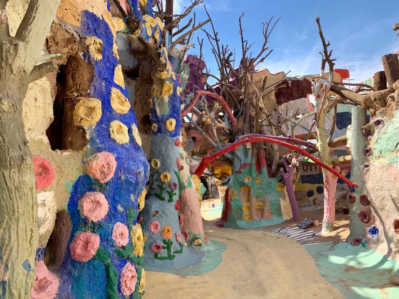 Playing explorers in a painted universe