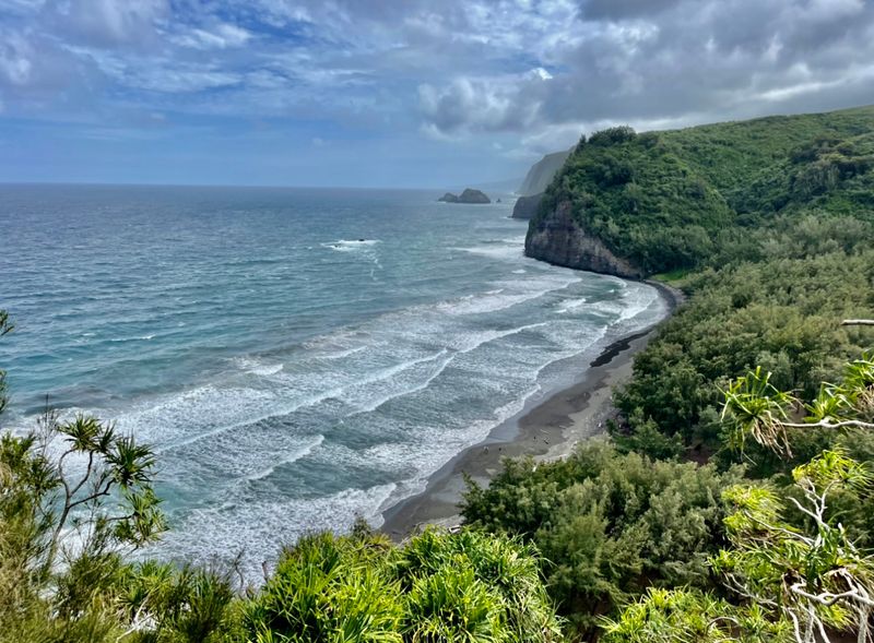 Pololu Valley Lookout