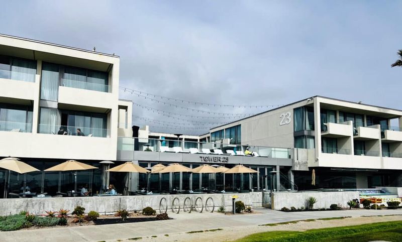 Who It Suits: Couples, Friends, and Beach-Curious Travelers