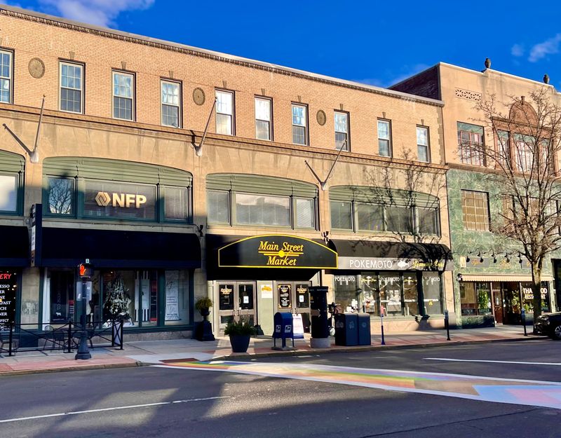 Local Markets and Weekends Filled With Small Town Energy