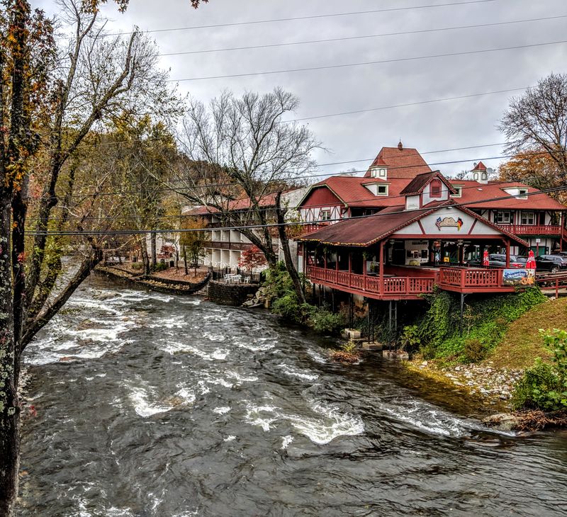 The River Walk That Shows Off the Town’s Easygoing Nature