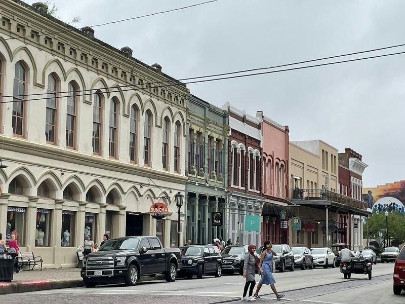 Historic Streets That Draw Large Walking Crowds