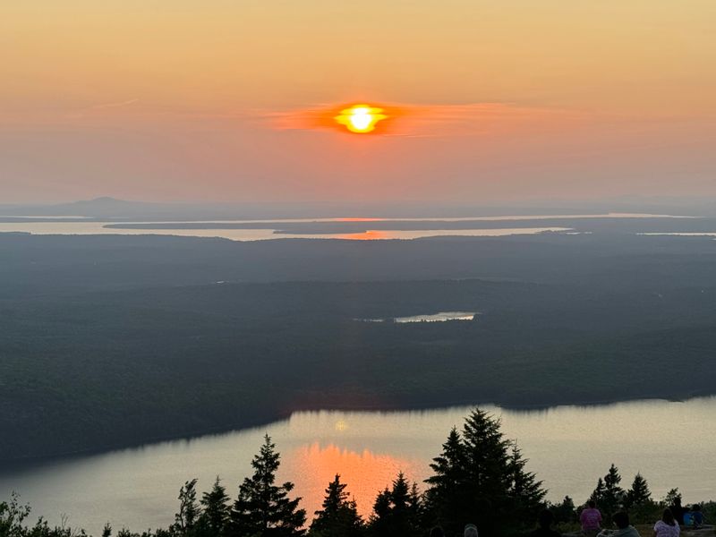 The Soft Light That Makes the Horizon Feel Endless