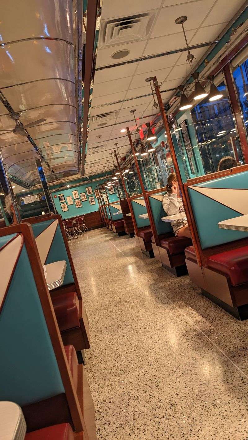 A Cozy Interior That Makes Travelers Slow Their Pace