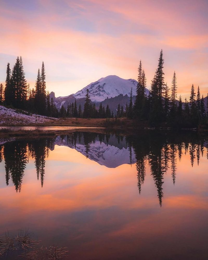 The Mood That Stays With Travelers After a Week on the Road