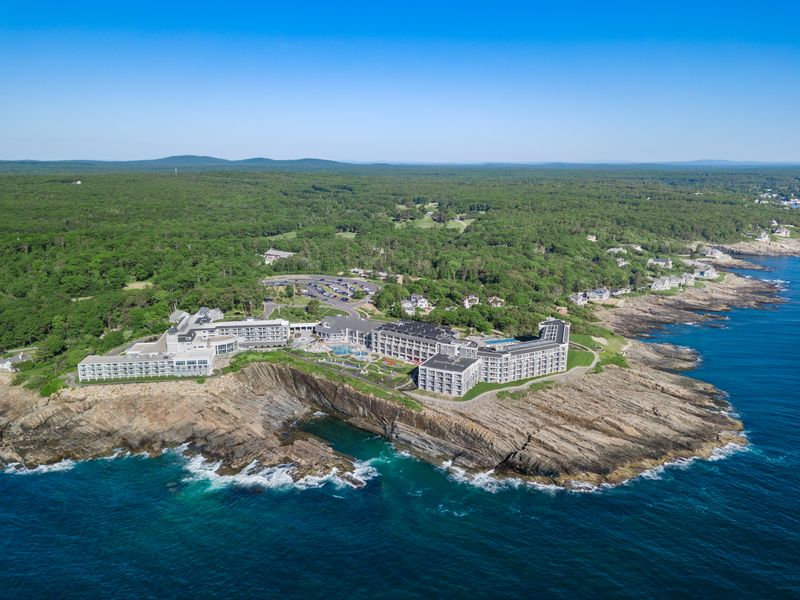 A Clifftop Setting That Defines the Entire Experience