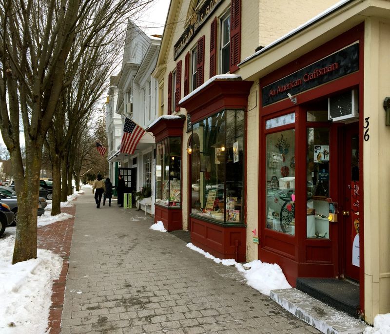 Historic Inns and Cozy Downtown Strolls
