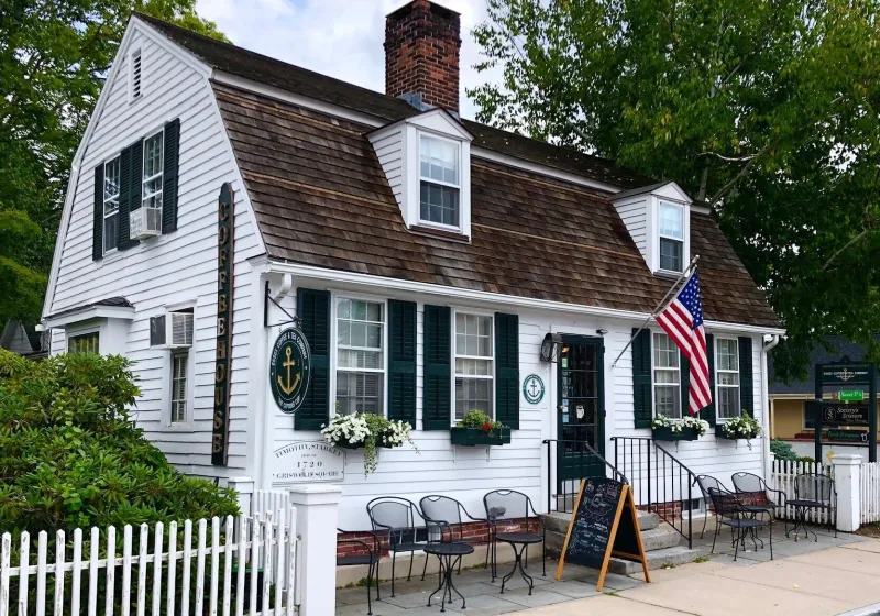 Local Shops and Cafés That Feel Like Movie Sets