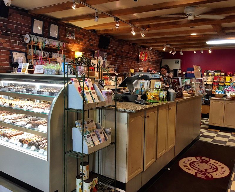 Haven’s Candies in Westbrook