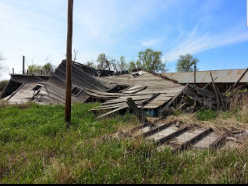 How Travelers Reach the Town Along Quiet Rural Roads