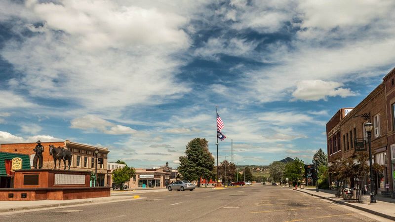 Downtown Thermopolis and Broadway Street Strolls
