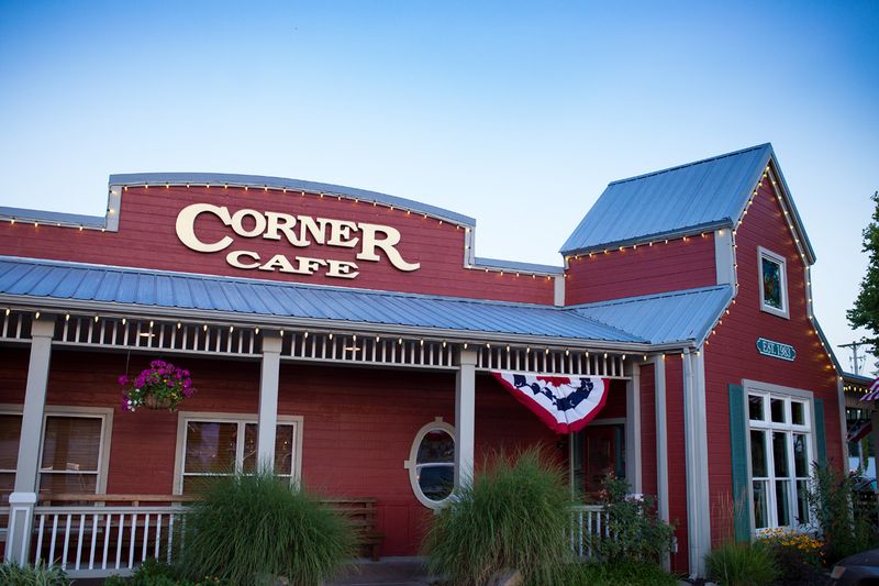 Corner Café, Riverside