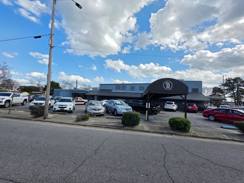 Niki's West Steak & Seafood, 2000 2nd Ave N, Birmingham, AL 35203