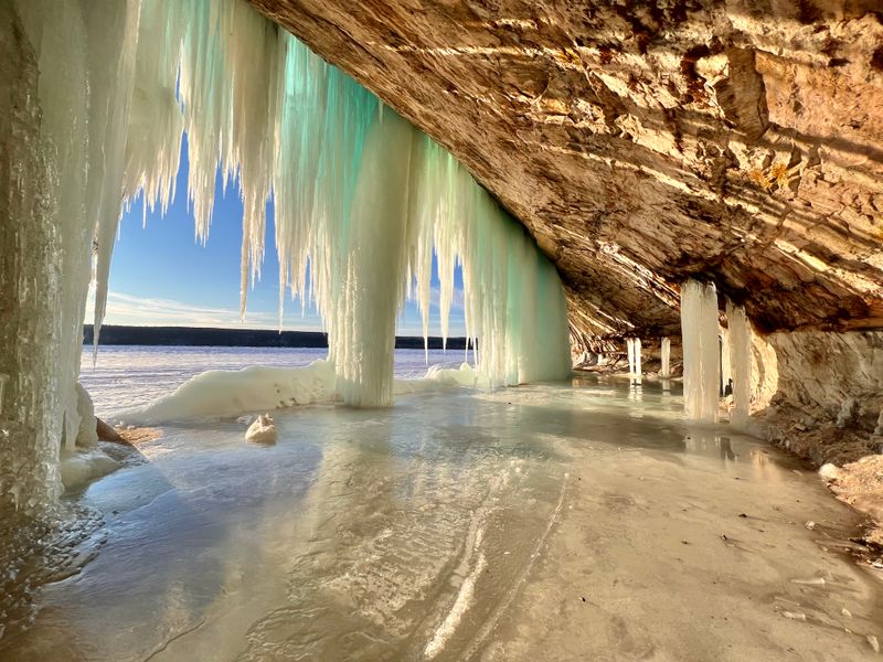 Grand Island Ice Caves, Munising