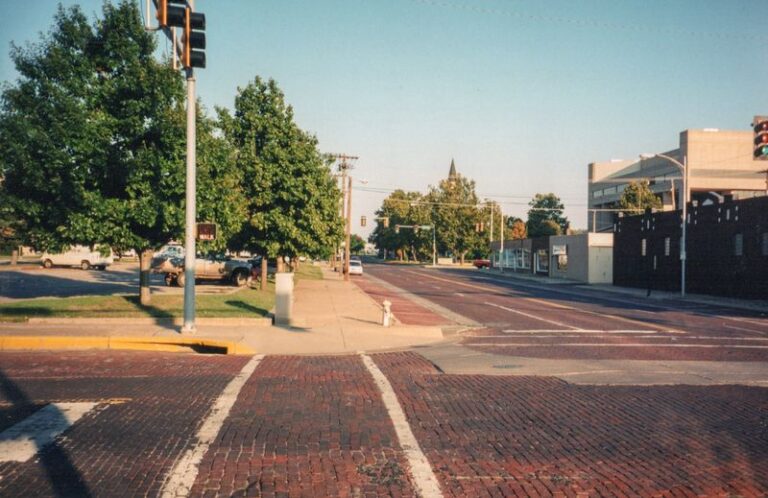 10 Unassuming Oklahoma Towns Locals Claim Are Secretly Haunted