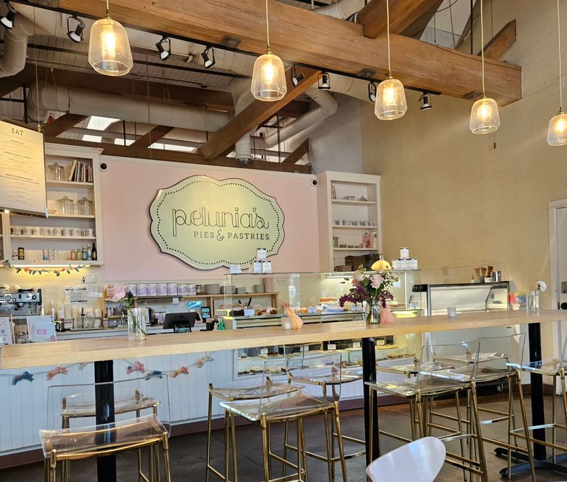 Petunia's Pies & Pastries, Portland