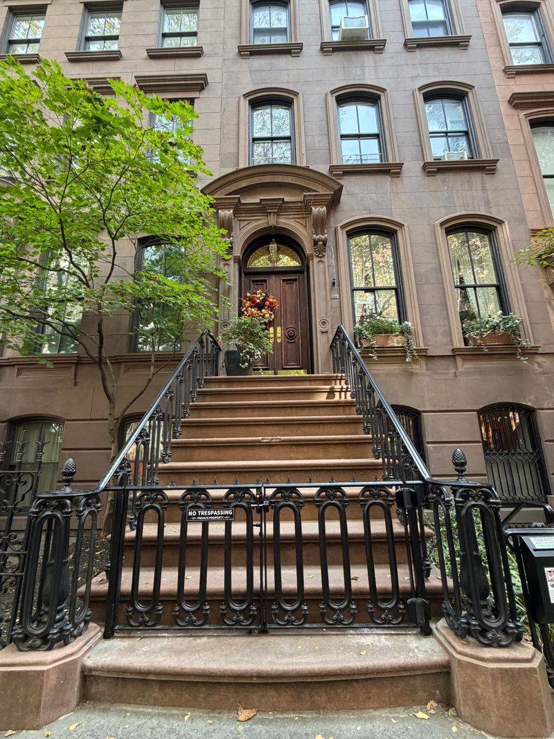 Carrie Bradshaw's Apartment Stoop