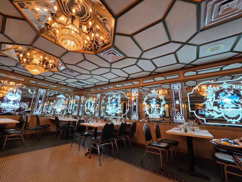 Versailles Restaurant