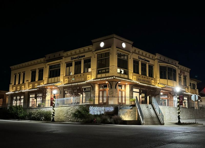 Hill Country Holiday Lights Tour