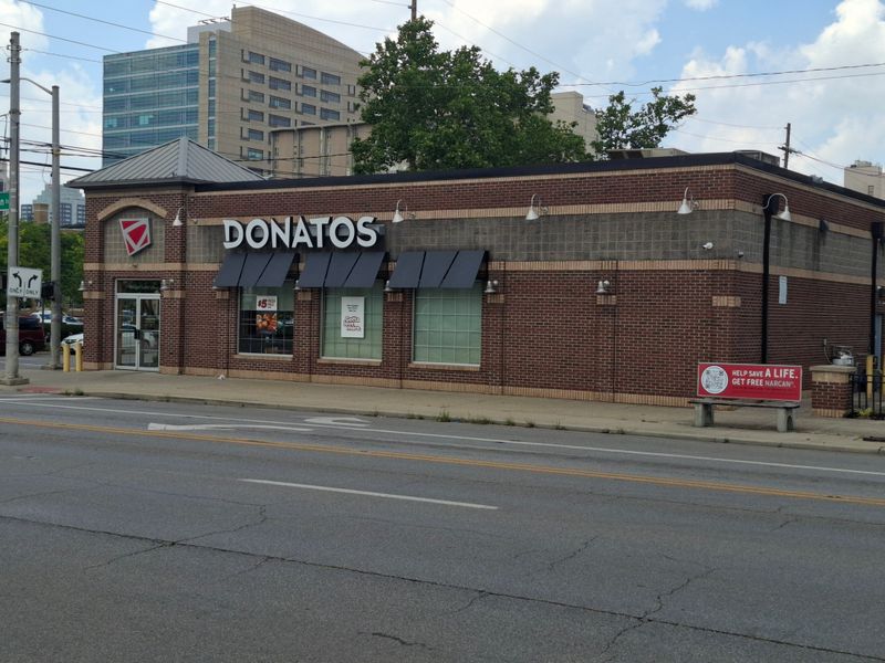 Donatos Pizza
