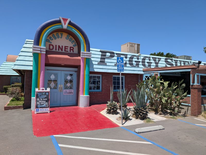 Peggy Sue’s 50s Diner, 35654 Yermo Rd, Yermo, CA 92398