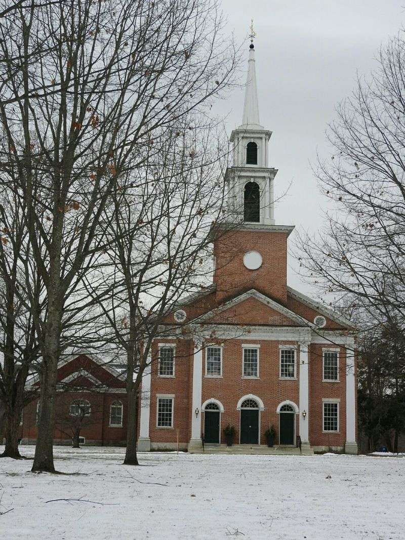 A Christmas Stroll Built on Familiar Rhythm