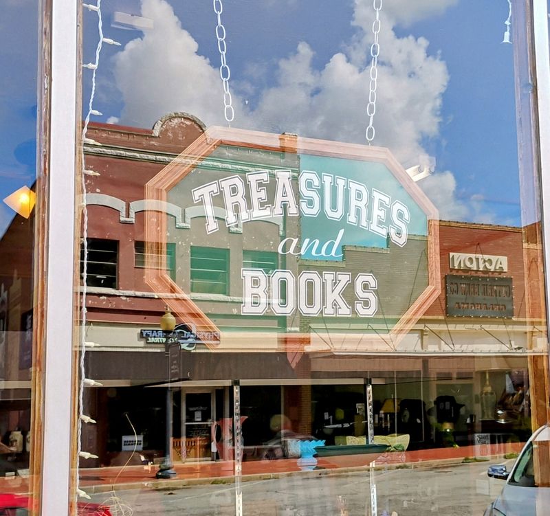 Independent Shops That Match the Setting