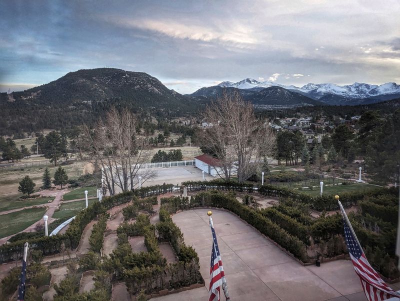 Estes Park’s Winter Calm That Feels Almost Suspended