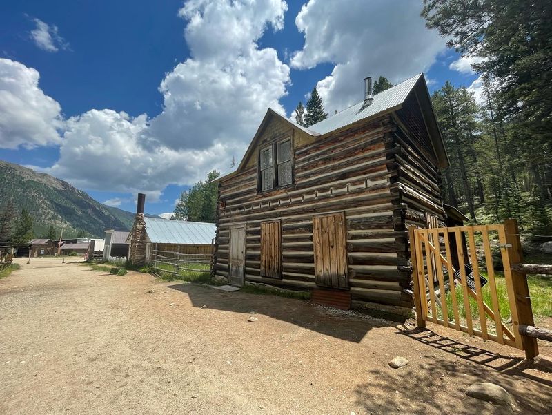 A living ghost town with steady hands behind the scenes