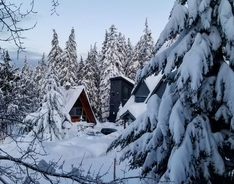 A Snow Season That Begins Early and Lingers