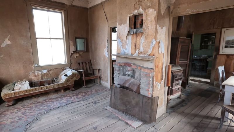 A Mining Boomtown Frozen at Its Quietest Moment