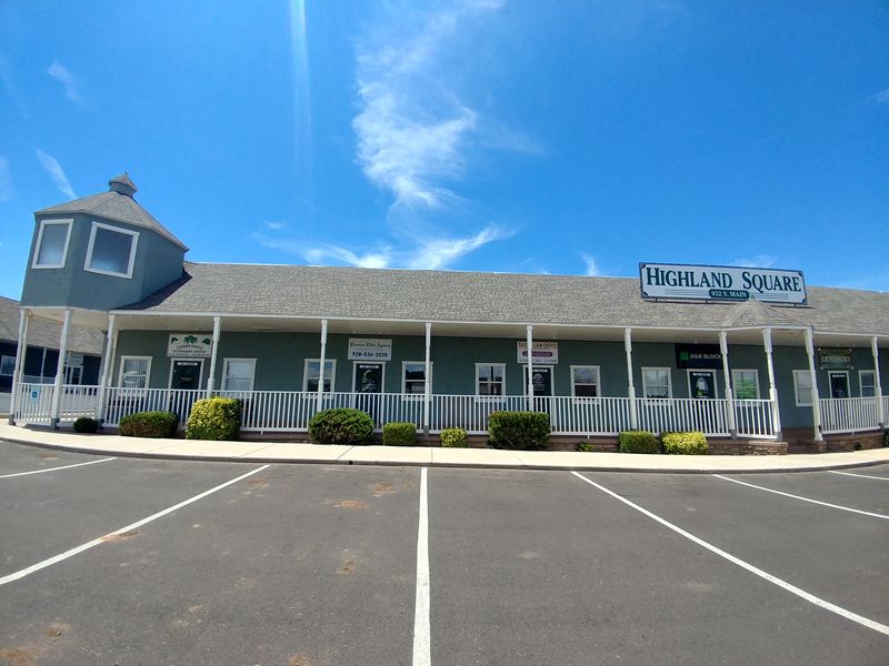 A Calm Business District With Clear Sightlines