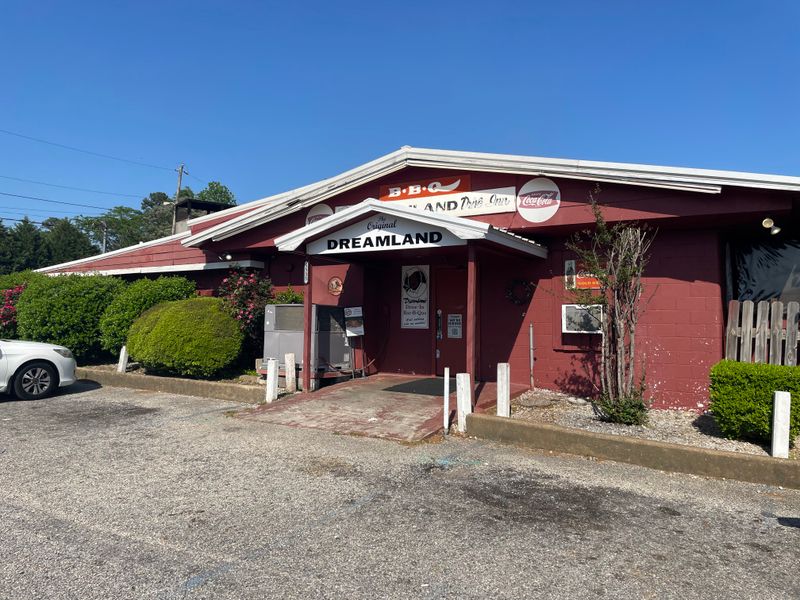 Hours That Welcome Both Locals And Road-Trippers