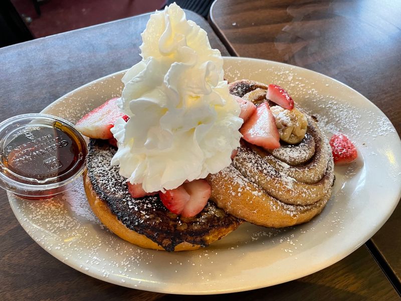 A Space Made for Slow Mornings in Deep Winter