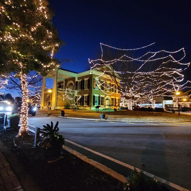 Why Dahlonega’s Holiday Spirit Feels So Surprisingly Strong