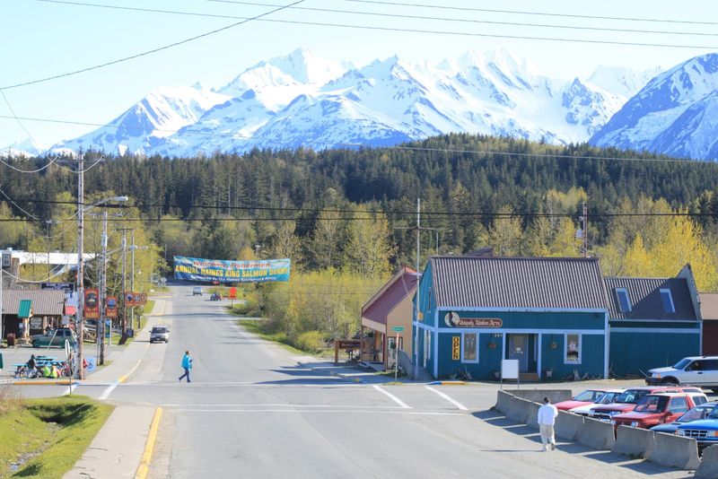 A Quiet Arts Community That Stays Vibrant in Cold Months