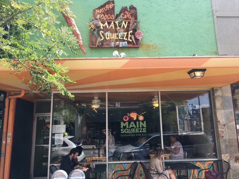 Main Squeeze Natural Café