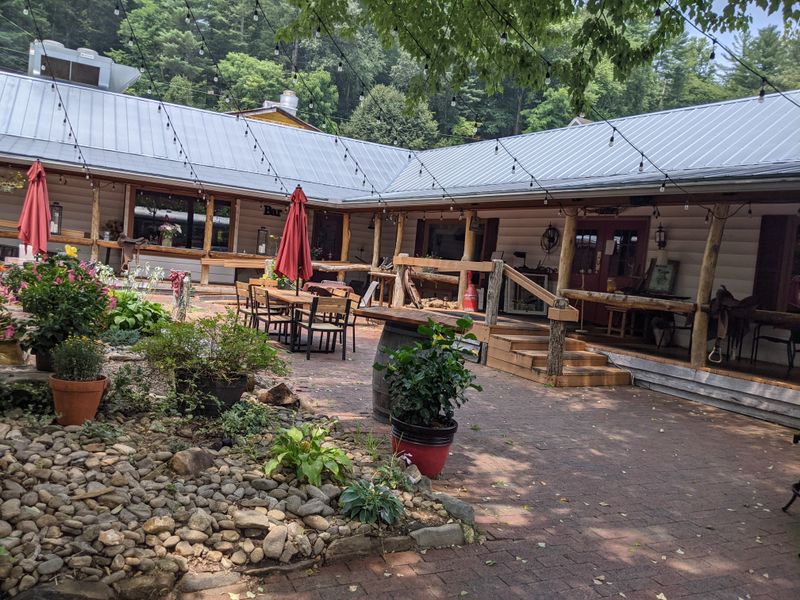 Historic Inns With Subtle Seasonal Touches