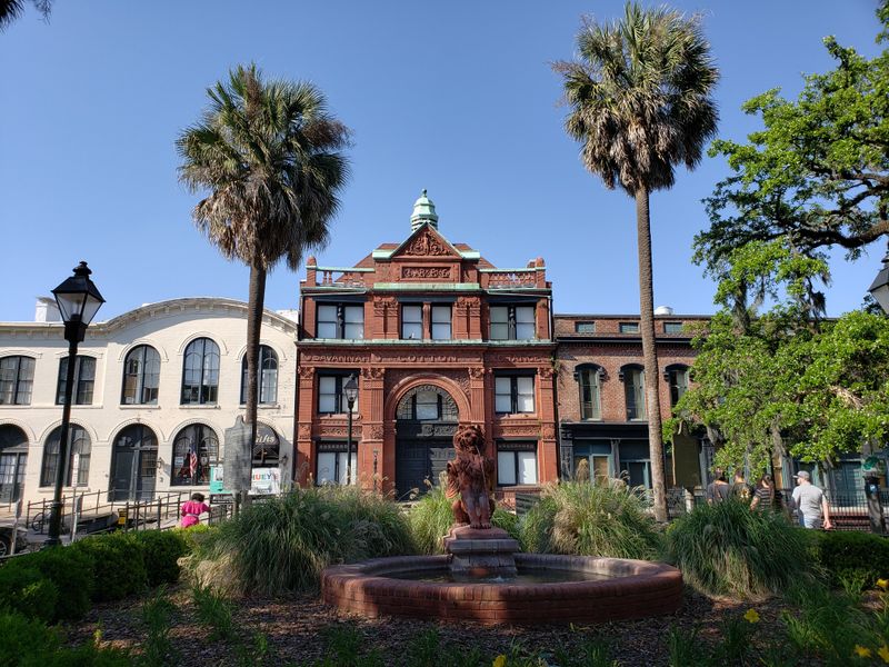 Why Savannah’s Historic District Feels Like a Living Puzzle
