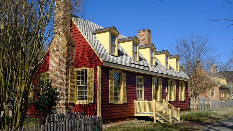 Seasonal Events That Highlight Warm, Traditional Lighting