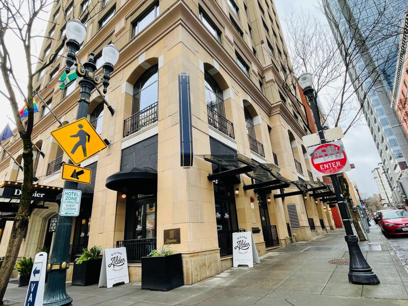 Prime Downtown Location Perfect for Explorers