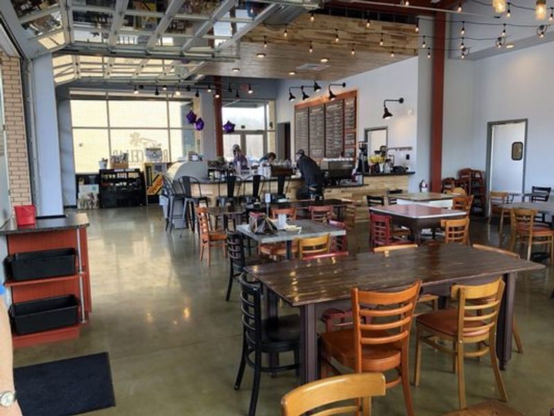 A Quiet Piedmont Morning at The Root Cellar in Chapel Hill