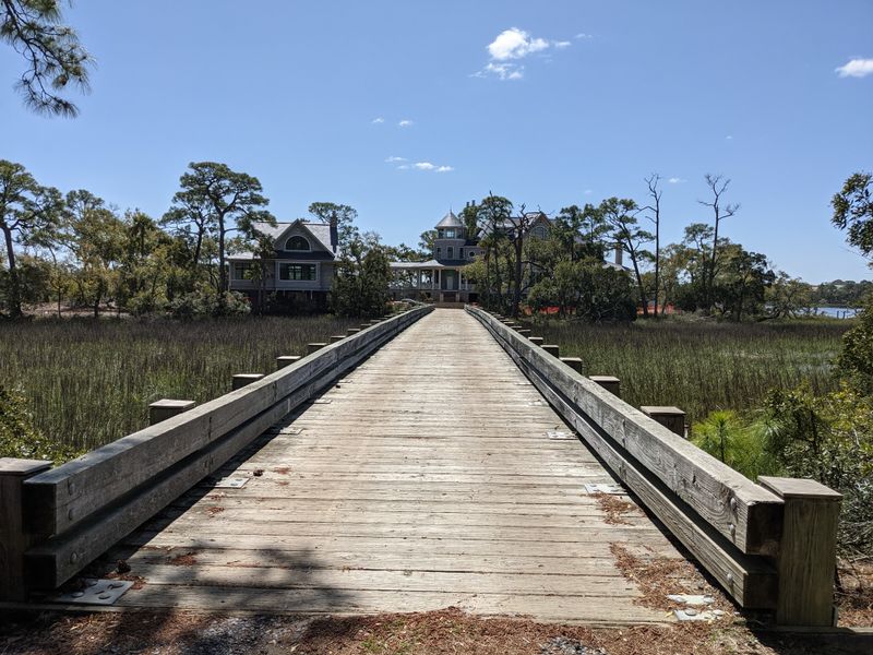 Why South Carolina’s Winter Towns Feel Like a Step Back in Time