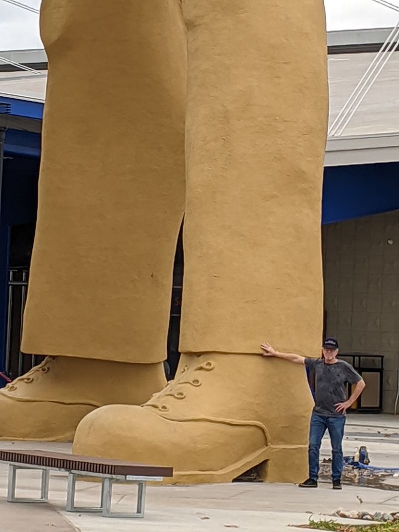 How the Golden Driller came to be